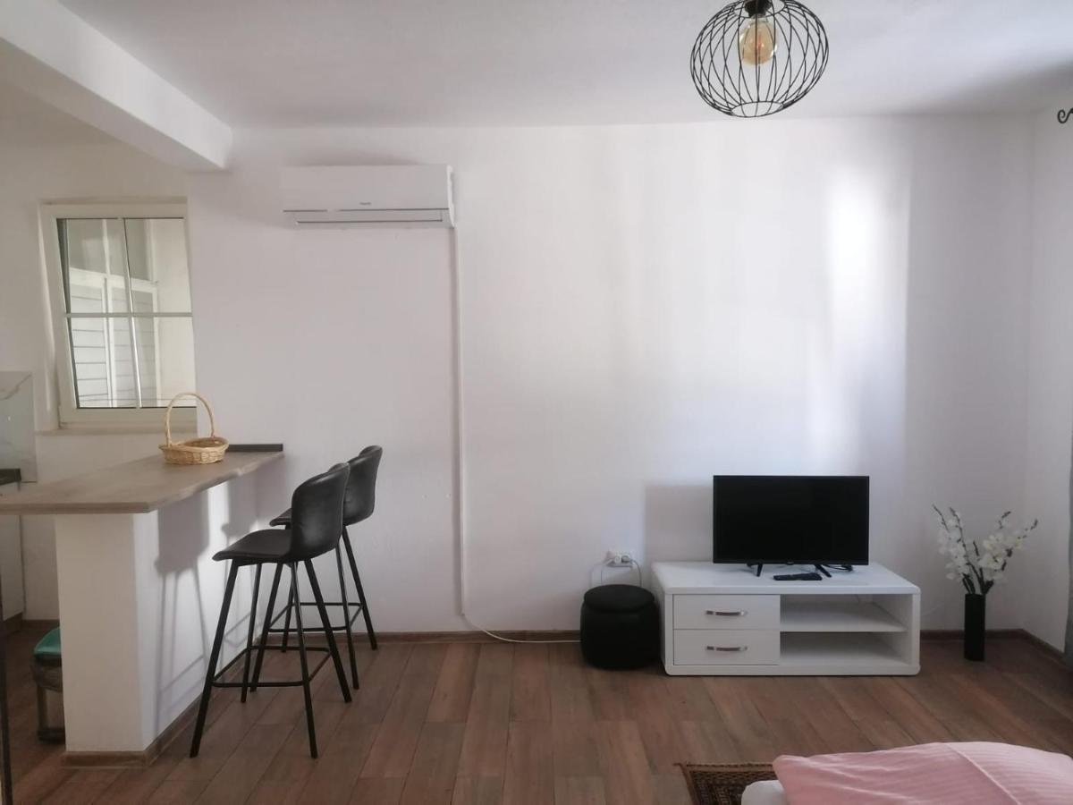 Vila Mateja โตรกีร์ ภายนอก รูปภาพ