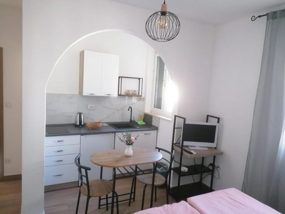 Vila Mateja โตรกีร์ ภายนอก รูปภาพ