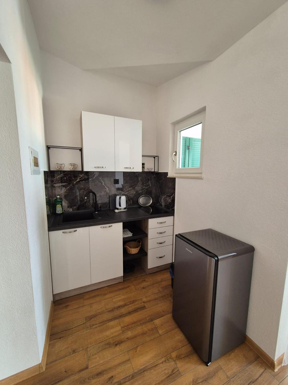 Vila Mateja โตรกีร์ ภายนอก รูปภาพ