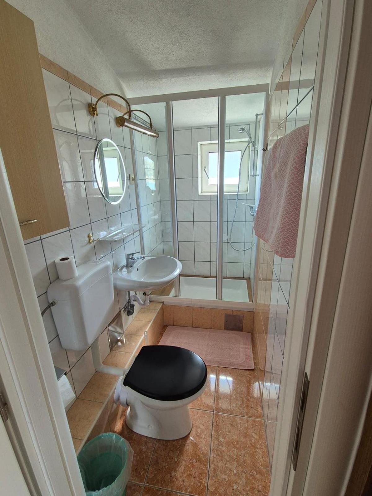 Vila Mateja โตรกีร์ ภายนอก รูปภาพ